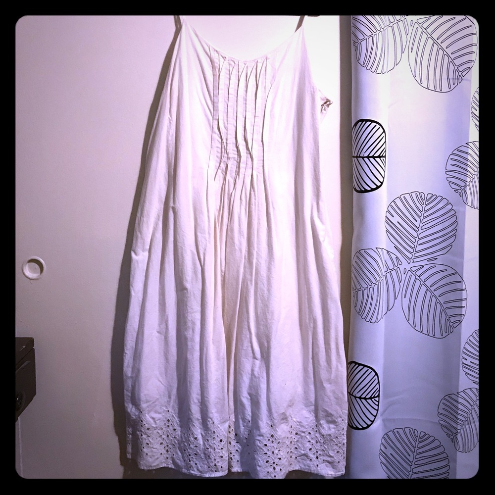 ♻️Old Navy Summer Dress Cream w/Eyelet border